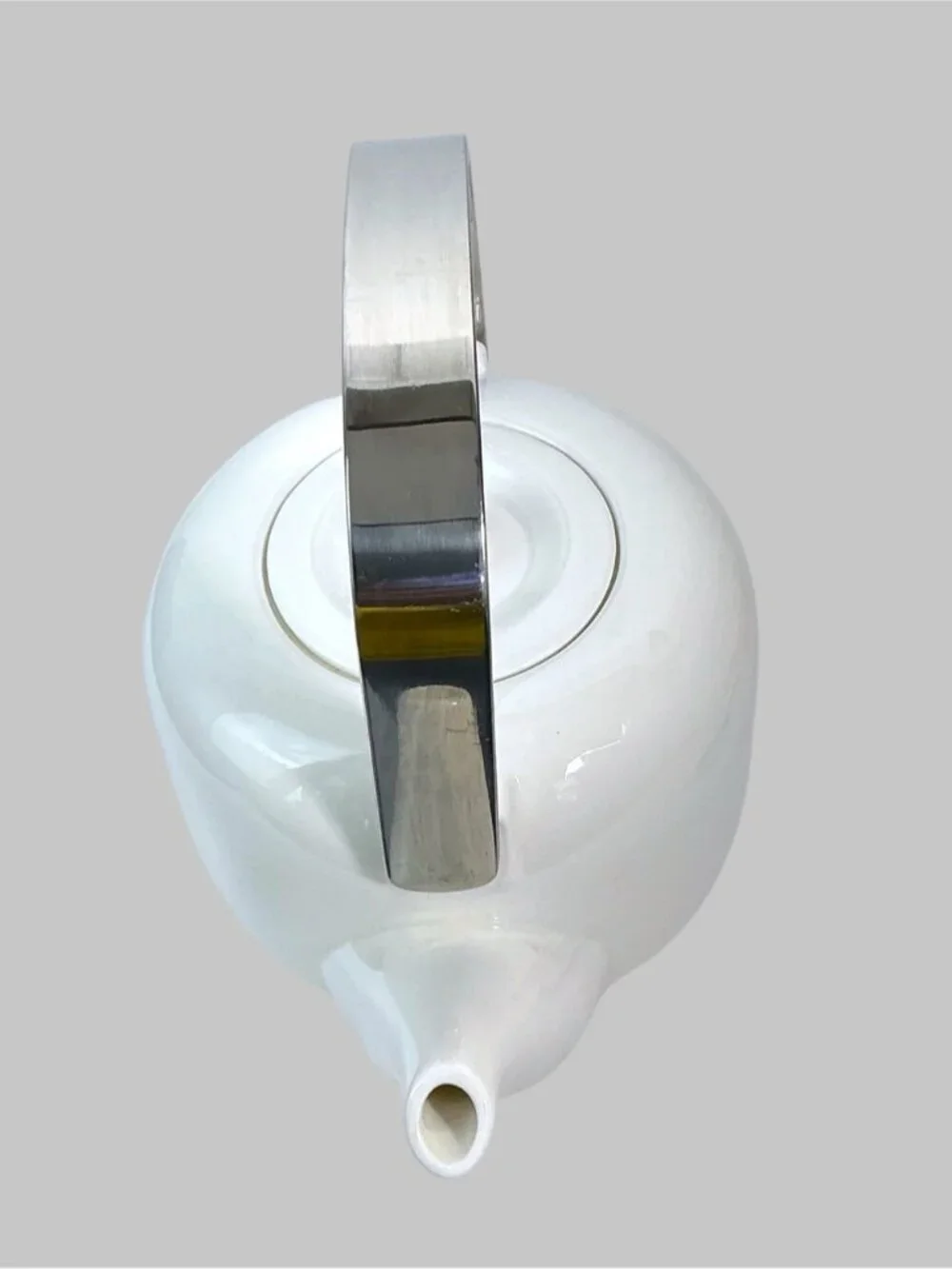 OmniWare Teapot Before Spout Strainer Fold Down Stainless Handle 32 OZ  White